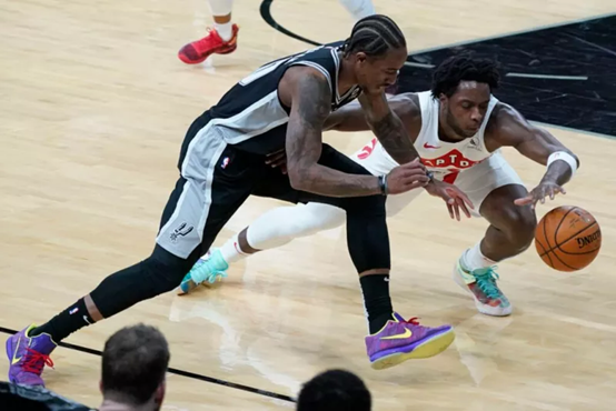 队表现的直 队表现的直